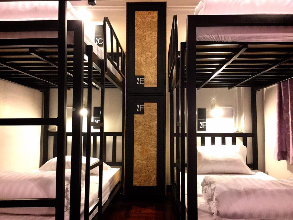 Eden Walking Street Hostel Chiang Mai Room photo