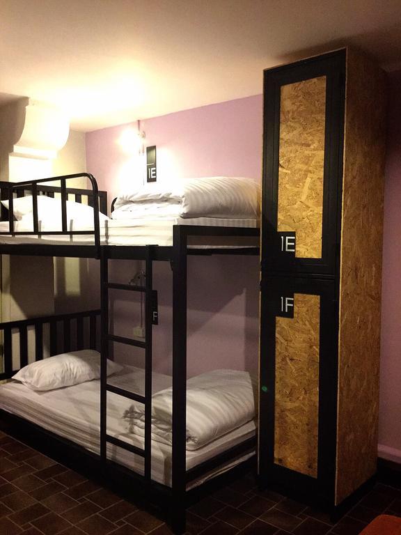 Eden Walking Street Hostel Chiang Mai Room photo